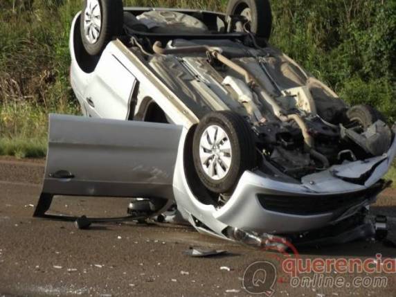 Três 

pessoas ficaram feridas em acidente no trevo de acesso a São Martinho, na BR 468 - foto 2