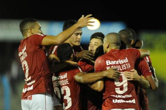 Com as vitórias de Inter e Grêmio na noite desta quarta-feira, o 

Campeonato Gaúcho será decidido com clássico