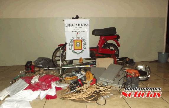 Brigada Militar faz grande apreensão de produtos de 

origem de furtos em Três de Maio - foto 2