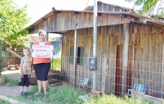 Após receberem ordem de despejo, moradores protestam em Santo Ângelo - foto 2