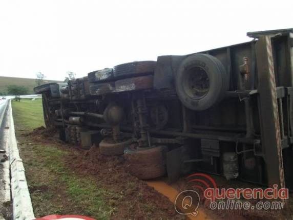 Caminhão de Santa Rosa Tomba na BR 468 em Santo Augusto - foto 3
