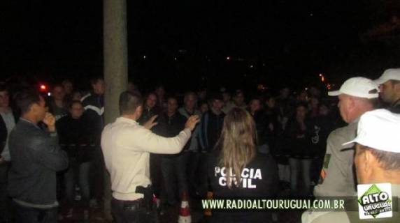 População de Três Passos se revolta e ameaça queimar casa do pai de Bernardo Boldrine - foto 2