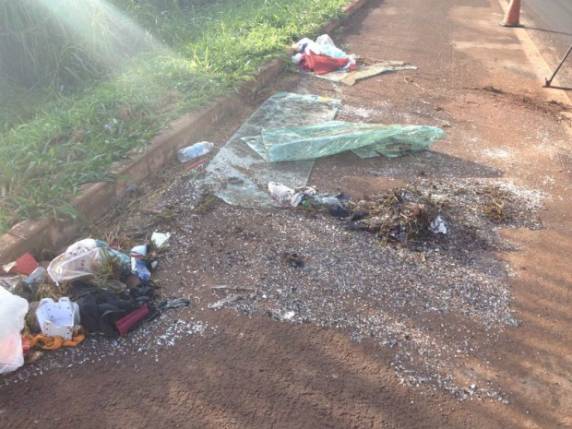 Acidente com ônibus
deixa oito mortos e pelo menos 30 feridos no PR - foto 2