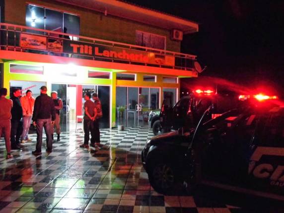 Casal preso por tráfico de drogas
em Santiago - foto 2