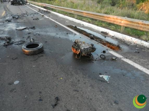 Acidente entre carreta e carro
deixa vítima fatal em Passo Fundo - foto 3