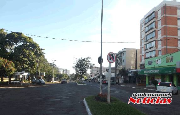 Histórias que se confundem: Rádio
Colonial AM e Três de Maio, 59 anos - foto 2