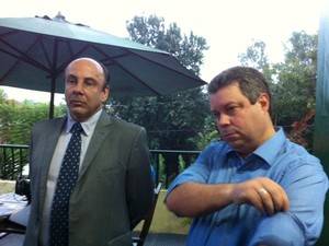 Empresários são presos por
suspeita de colocar soda cáustica em leite - foto 3