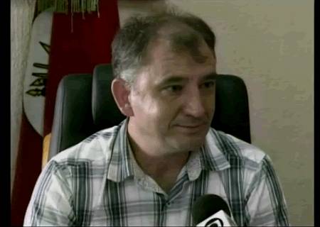 Munícipes de alegria
sofrem com a falta de médico para atendimento no hospital - foto 2