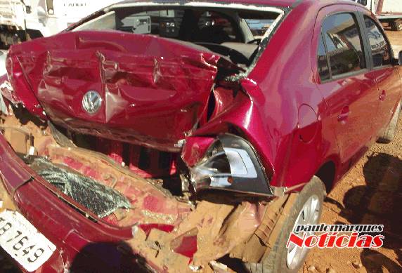 Caminhão da prefeitura de Crissiumal bate na traseira de automóvel na ERS 342 em Três de Maio - foto 3