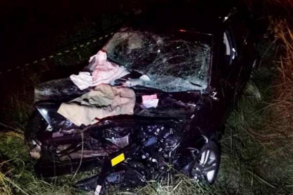 Acidente com seis veículos deixa dois mortos e quatro feridos - foto 2