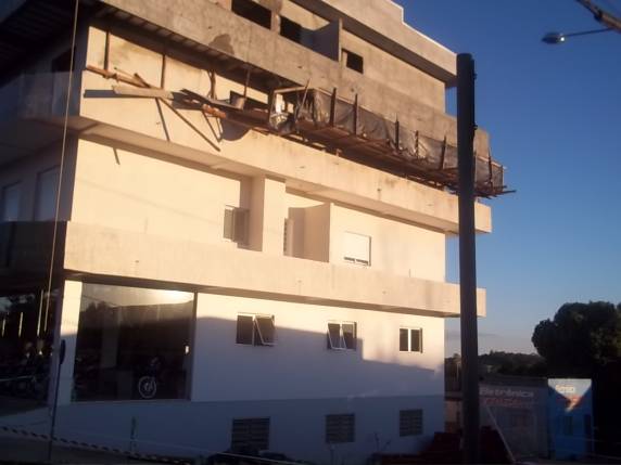 Queda de edifício em construção deixa dois homens gravemente feridos em Três Passos - foto 3
