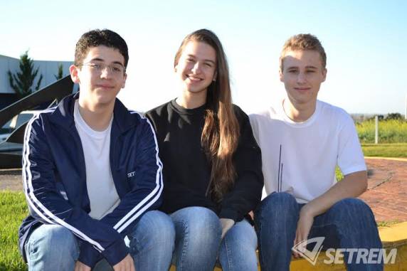 Eles receberam bolsas de 

estudos através do Projeto Pasch “Escolas: uma parceria para o futuro”, pelo Instituto Goethe