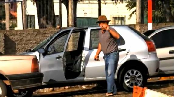 Cemitério de Santiago no alvo da Polícia: Homem foi flagrado pela RBS retirando ossos de túmulo - foto 2