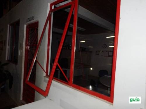 Terror no Centro de Crissiumal. Proprietário e vendedor de Comércio de Bebidas são amarrados durante assalto - foto 3