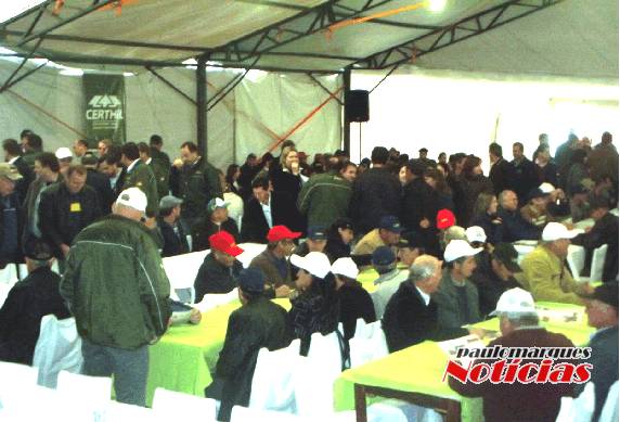 Grande público assistiu a palestra com Ademar Schardong na
EXPOTERNEIRA - foto 3