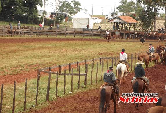 Evento tradicionalista acontece no Parque de Rodeios Edibaldo Stigelmeier