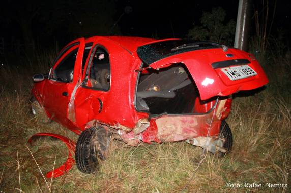 Três homens ficam feridos em acidente na ERS 168 entre Bossoroca e Santiago - foto 2