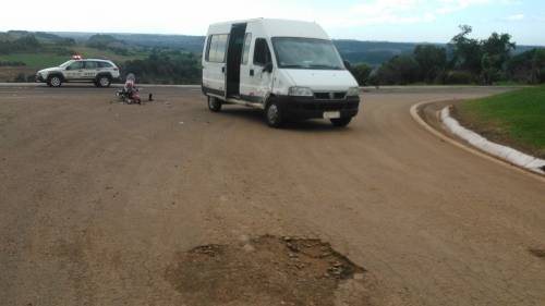 Acidente
na BR 468 envolve Van da Secretaria da Saúde de Crissiumal e uma moto - foto 2