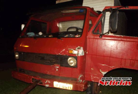 Acidente envolve automóvel e caminhão no trevo da ERS 342 com a Av. Sen. Alberto Pasqualine - foto 2
