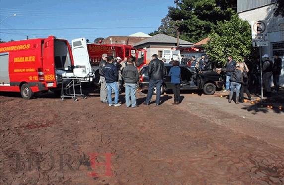 Homem passa mal e bate veículo em árvore em Ijuí - foto 3