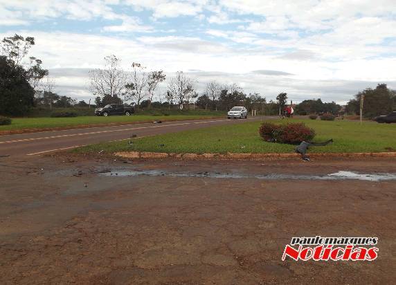 Mais um acidente no trevo próximo ao parque de exposições em Três de Maio - foto 3