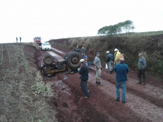 Acidente com Trator causa morte de agricultor em Girua - foto 3