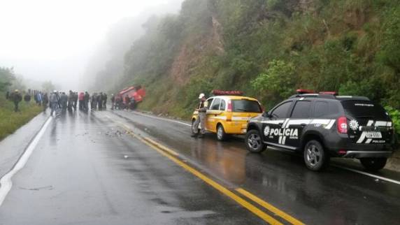 Tentativa de assalto a carro-forte termina
em tiroteio e três mortos - foto 2