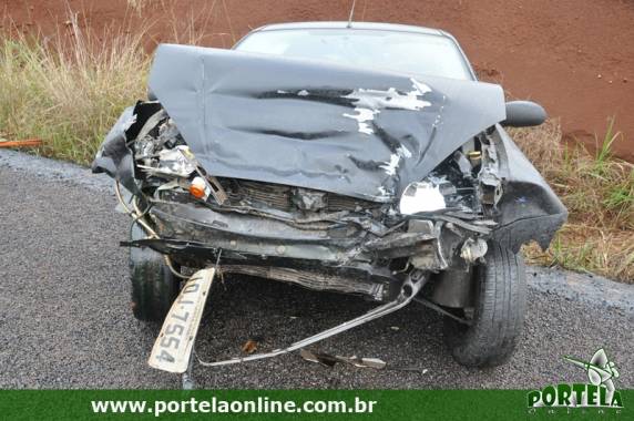 Colisão frontal deixa uma pessoa ferida na ERS-163
em Vista Gaúcha - foto 2