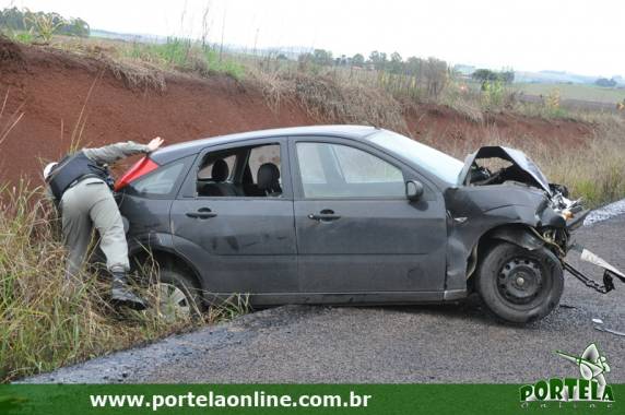 Colisão frontal deixa uma pessoa ferida na ERS-163
em Vista Gaúcha - foto 3