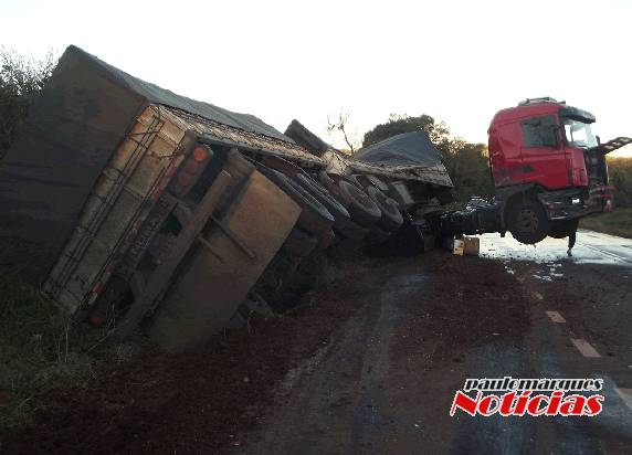 Grave acidente deixa pelo menos cinco feridos na ERS 342 em Independência - foto 2