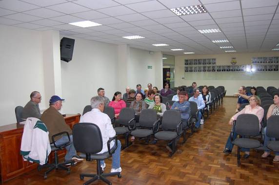 Pacientes da doença de Parkinson formam associação em Três de Maio - foto 2