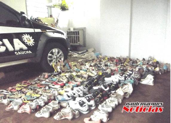 Mais de 300 pés de calçados foram encontrados na ERS 342 em Três de Maio - foto 2