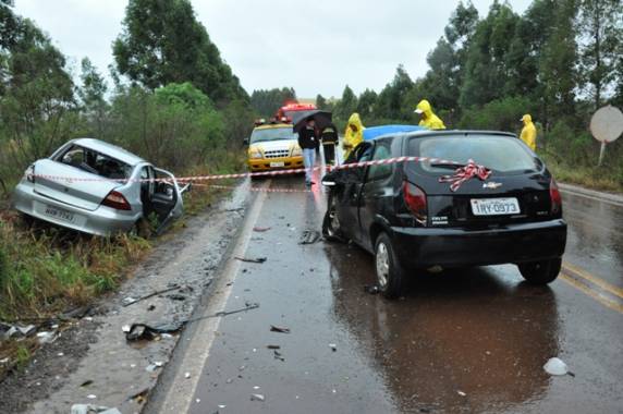 Casal morre em grave acidente em Jóia - foto 3
