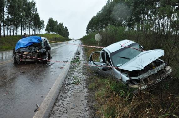 Casal morre em grave acidente em Jóia - foto 2