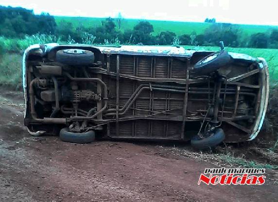 Três-maiense sai ileso de capotamento em Inhacorá - foto 3
