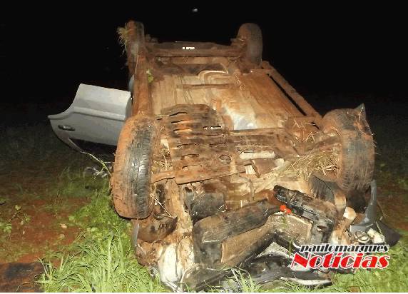 Homem fica
ferido depois de capotar caminhoneta na ERS 342 em Três de Maio - foto 2