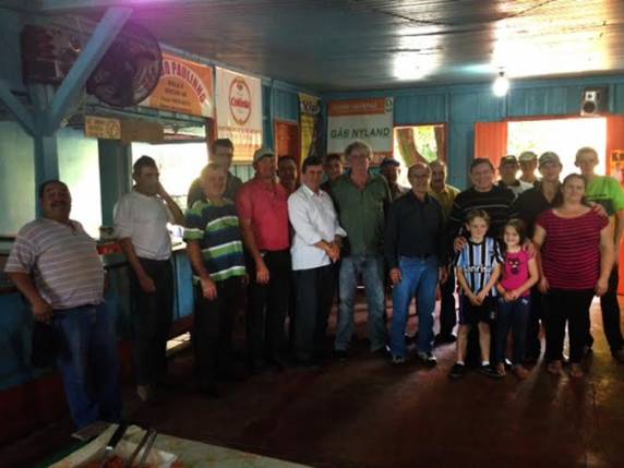 Estradas 

da localidade de Barra do Caneleira foram encascalhadas