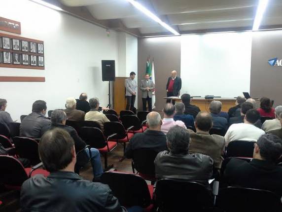 Prefeito Casali participa de debate sobre ampliação do Aeroporto Luís Alberto Lehr - foto 2