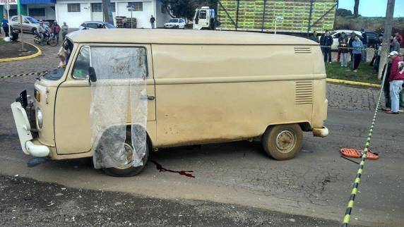 Motorista morre durante
cochilo nas margens da ERS 324 - foto 2