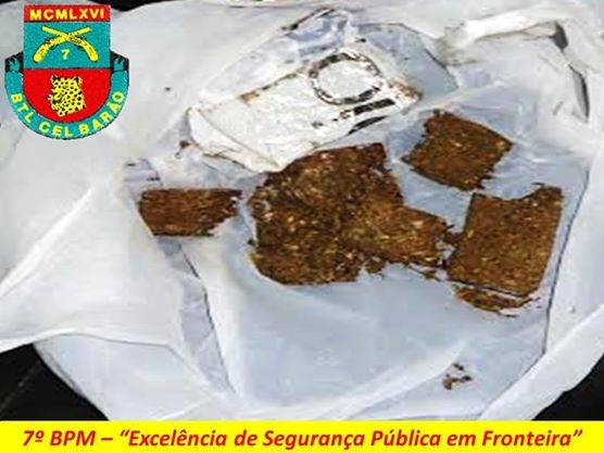 Dois jovens são detidos por
tráfico de drogas em festa junina, em Humaitá - foto 2
