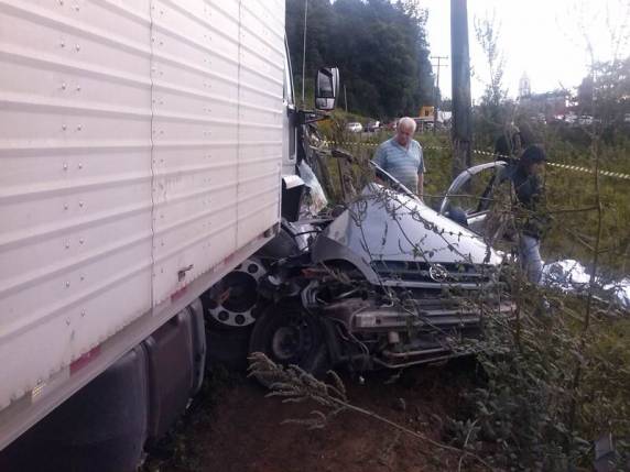 Acidente
grave deixa dois mortos na SC-108 nesta segunda-feira - foto 2