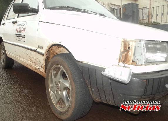 Motorista bate em automóvel estacionado e foge do local, no
centro de Três de Maio - foto 2