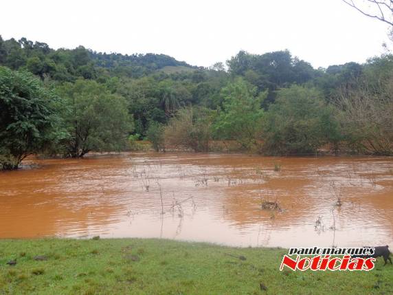Rio Buricá transborda na 

região - foto 3