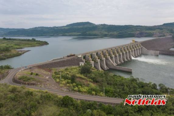 Com cheia, ponte sobre Rio das Antas é interditada na Serra do RS