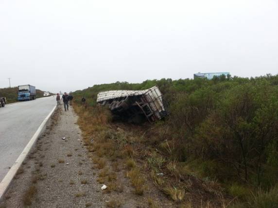Homem morre em colisão entre carro e caminhão na BR-293 em Bagé, RS - foto 3