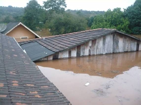 Chuva atinge todo Estado e não dá 

trégua no domingo - foto 3