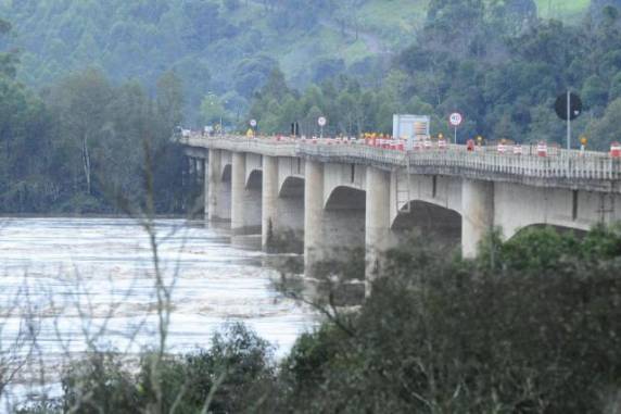 Ponte sobre o Rio Uruguai foi interditada na sexta-feira, devido á força da água