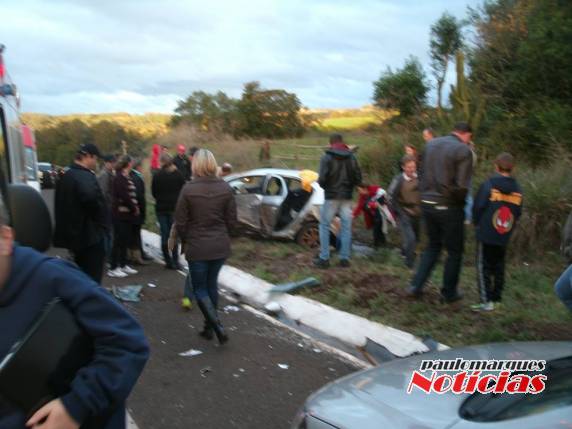 Acidente de trânsito deixa feridos na Linha Salto em Santo Cristo - foto 3