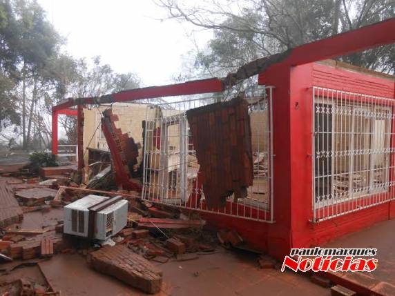 Casas que não foram levadas pela água começam a aparecer na Ilhas do Chafariz - foto 2