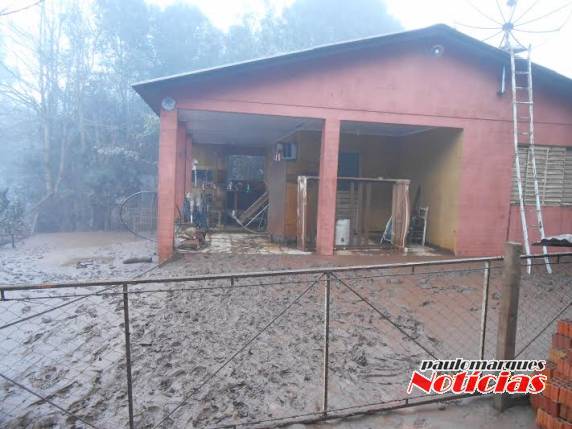 Algumas inteiras, outras destruídas